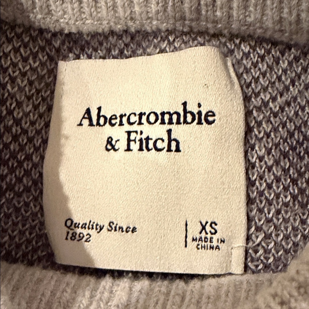 Abercrombie & Fitch Cowl Neck Sweater in Gray and Black size Xs - Picture 5 of 8